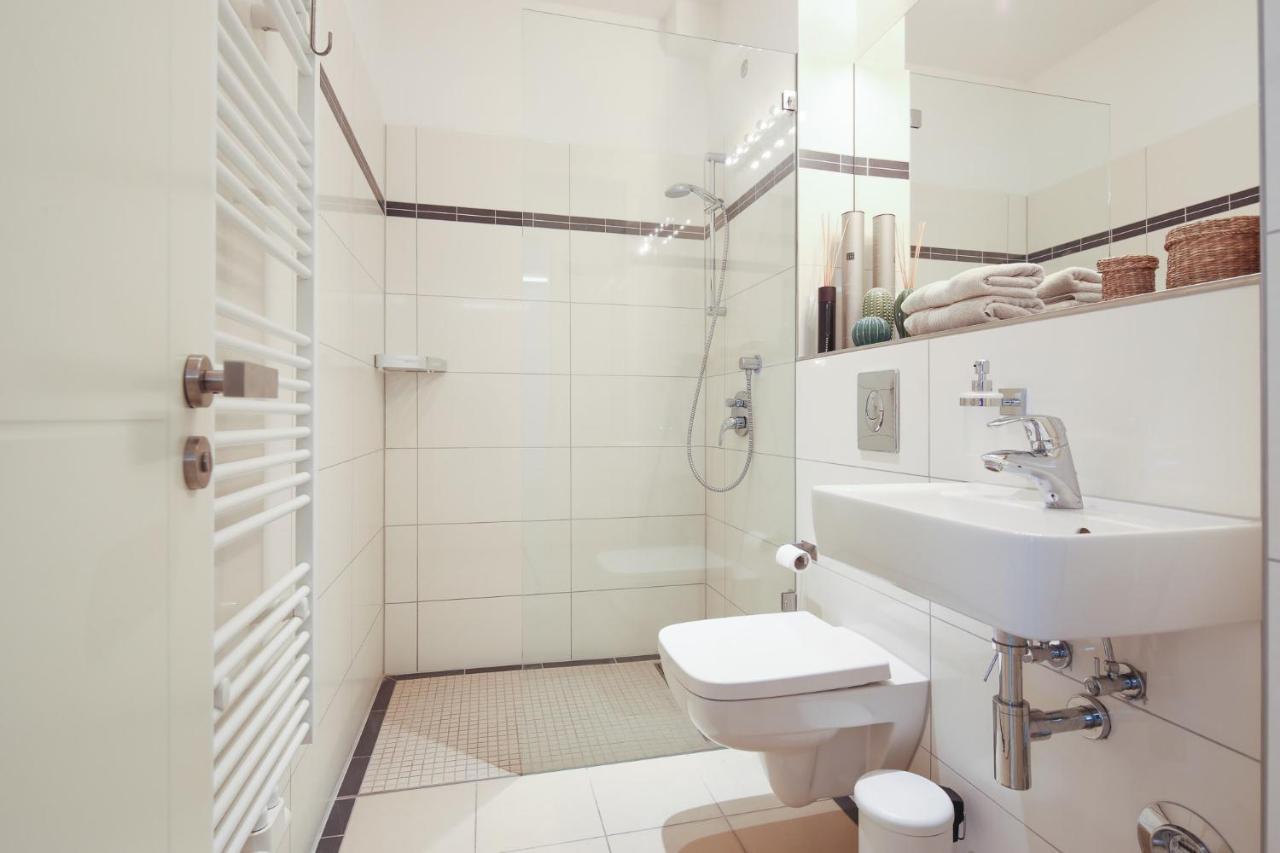 5 Personen Altbau Nahe Kurfuerstendamm - Shakespeare * Berlino